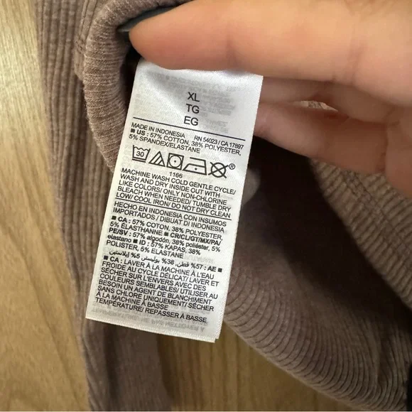 🖤5/$20 NWT Beige Ribbed Long Sleeve Top - Picture 7 of 7